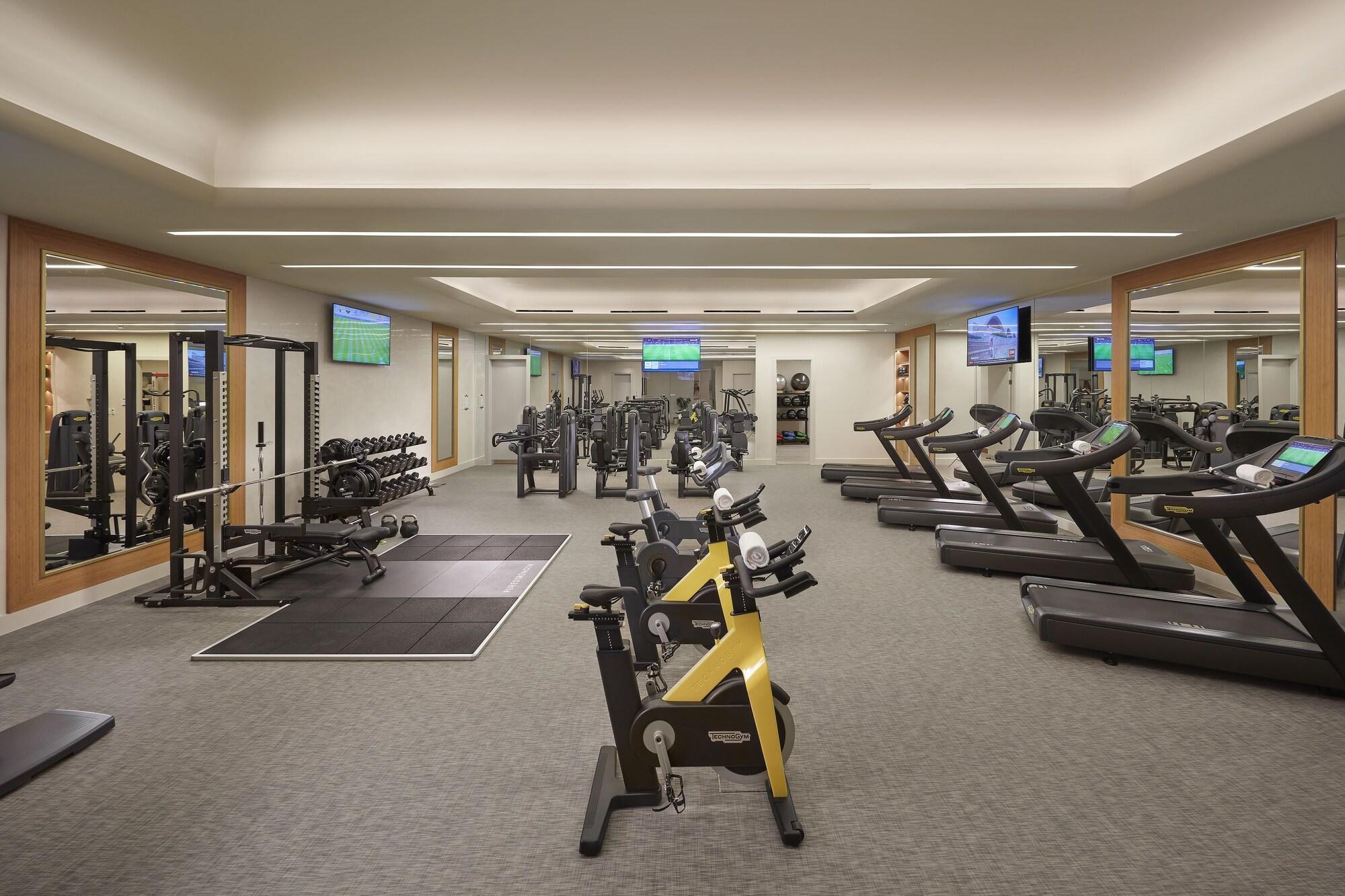 Mandarin Oriental, Doha Hotel Luaran gambar The gym at The Standard East Village