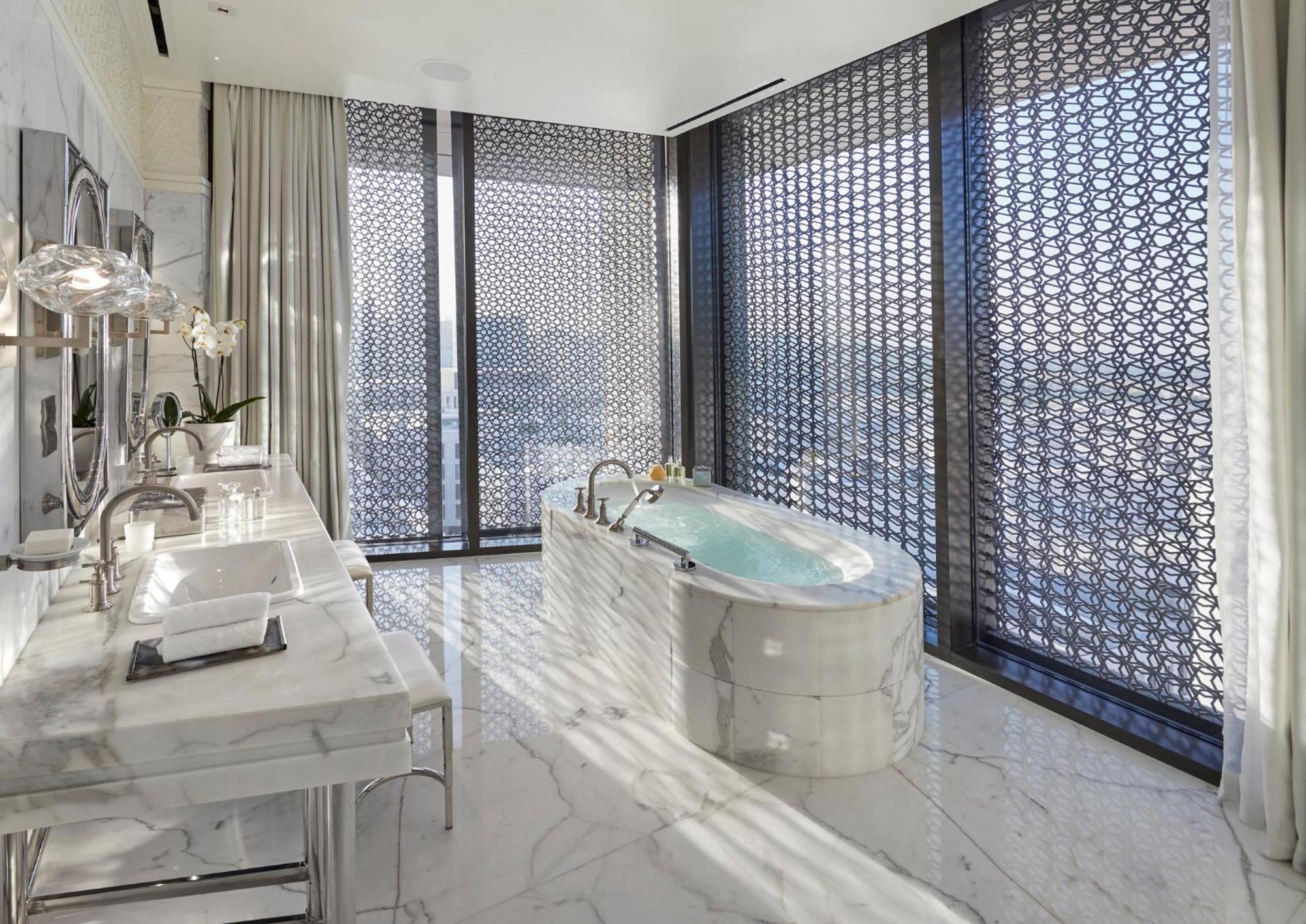 Mandarin Oriental, Doha Hotel Luaran gambar Bathroom