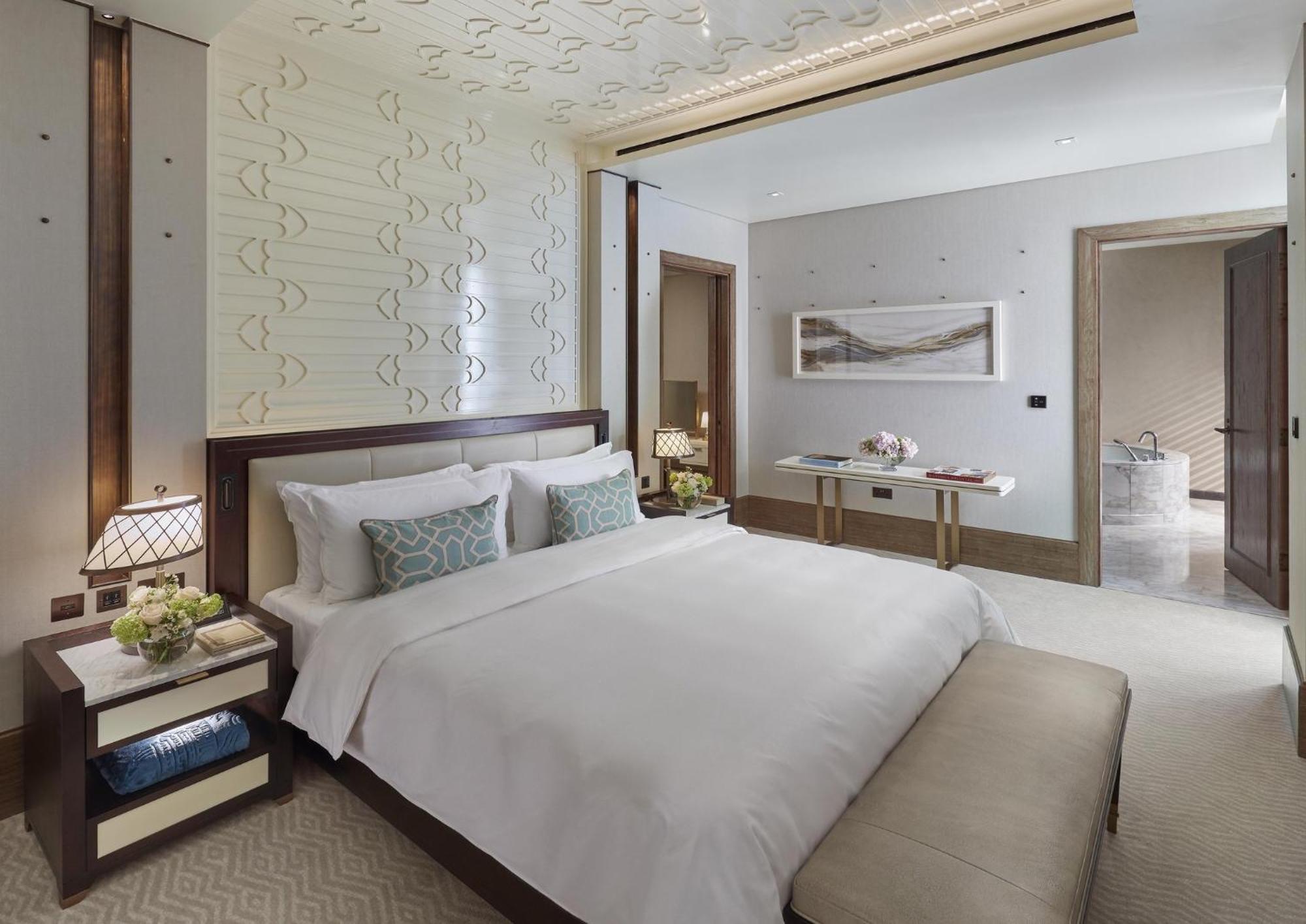 Mandarin Oriental, Doha Hotel Luaran gambar A bedroom at the hotel