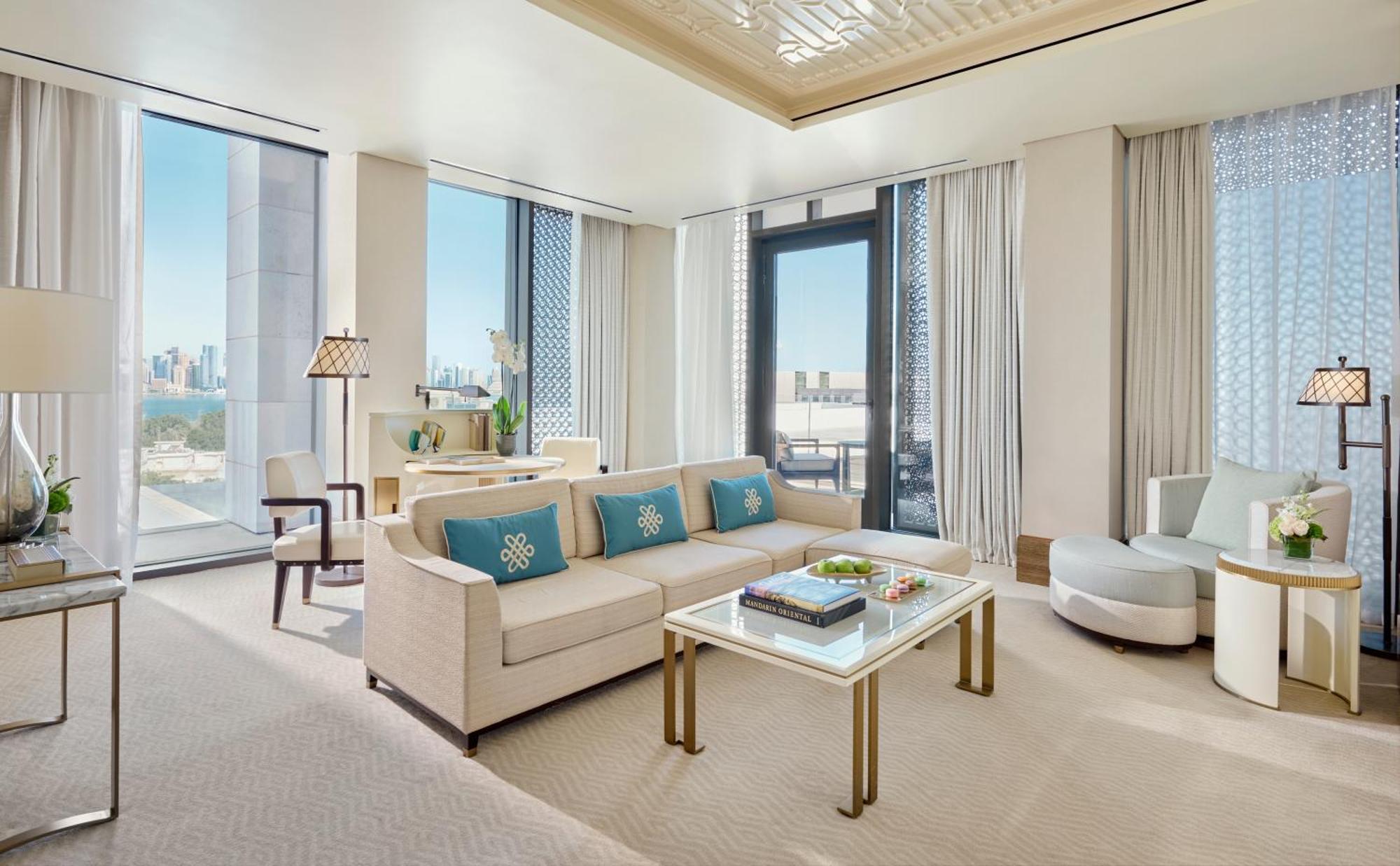 Mandarin Oriental, Doha Hotel Luaran gambar A living room at the hotel